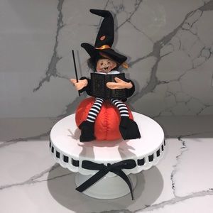 Annalee Halloween 🎃 Witch on Pumpkin